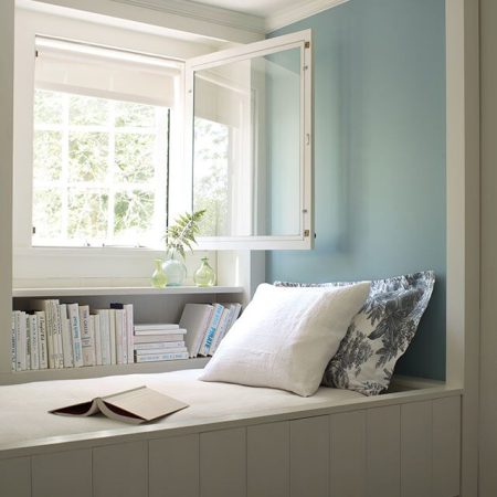blue-white-reading-nook-mobile